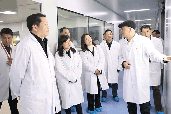 省科技厅党组成员、副厅长曾立新一行考察中南