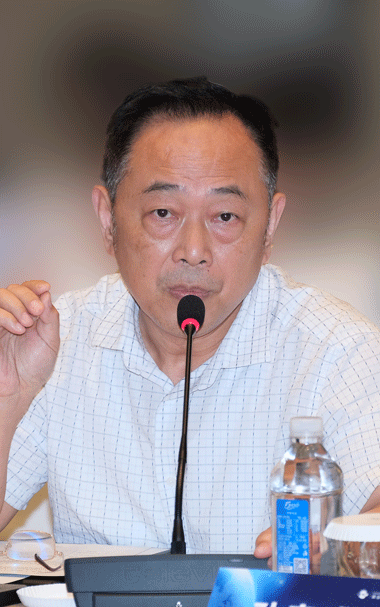 卢明